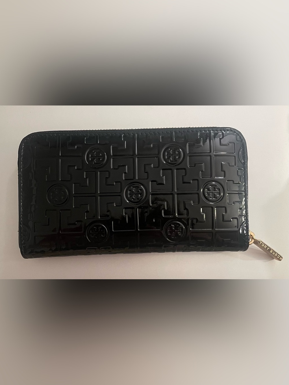 Tory Burch Embossed Patent Leather Wallet in Black - Picture 15 of 15